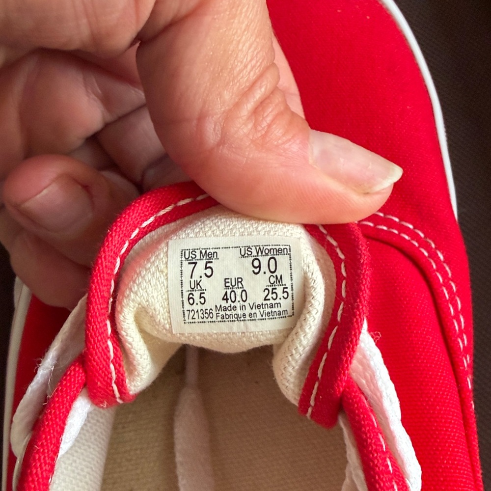 Vans Classic Canvas Sneakers in Red with White EXCELLENT CONDITION - Picture 6 of 6